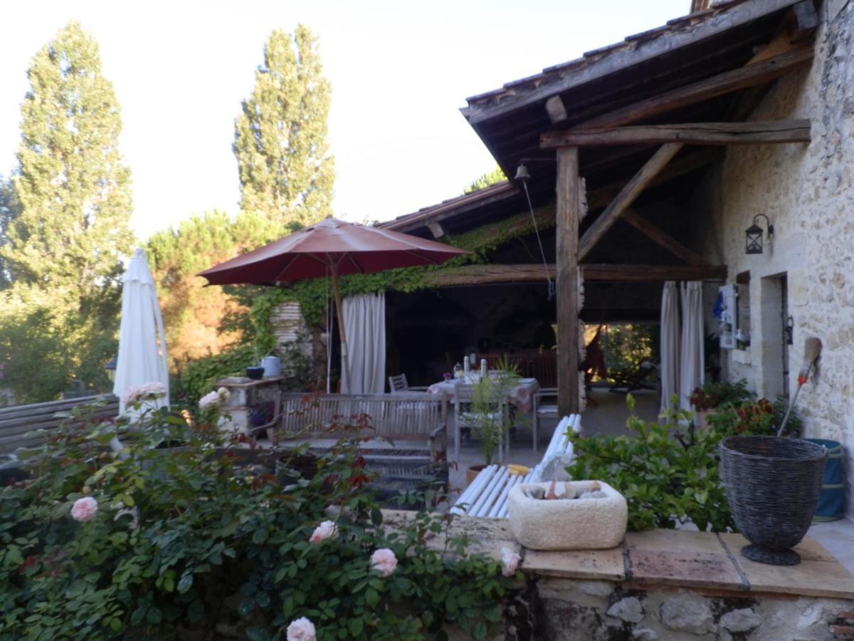 Bed and Breakfast Les Tamaris Castelnau-sur-Gupie Exterior foto